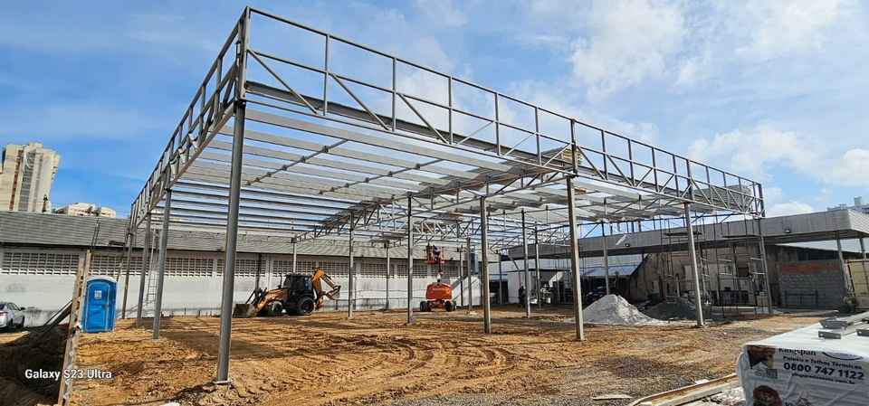 Estrutura metálica industrial executada pela Ratech